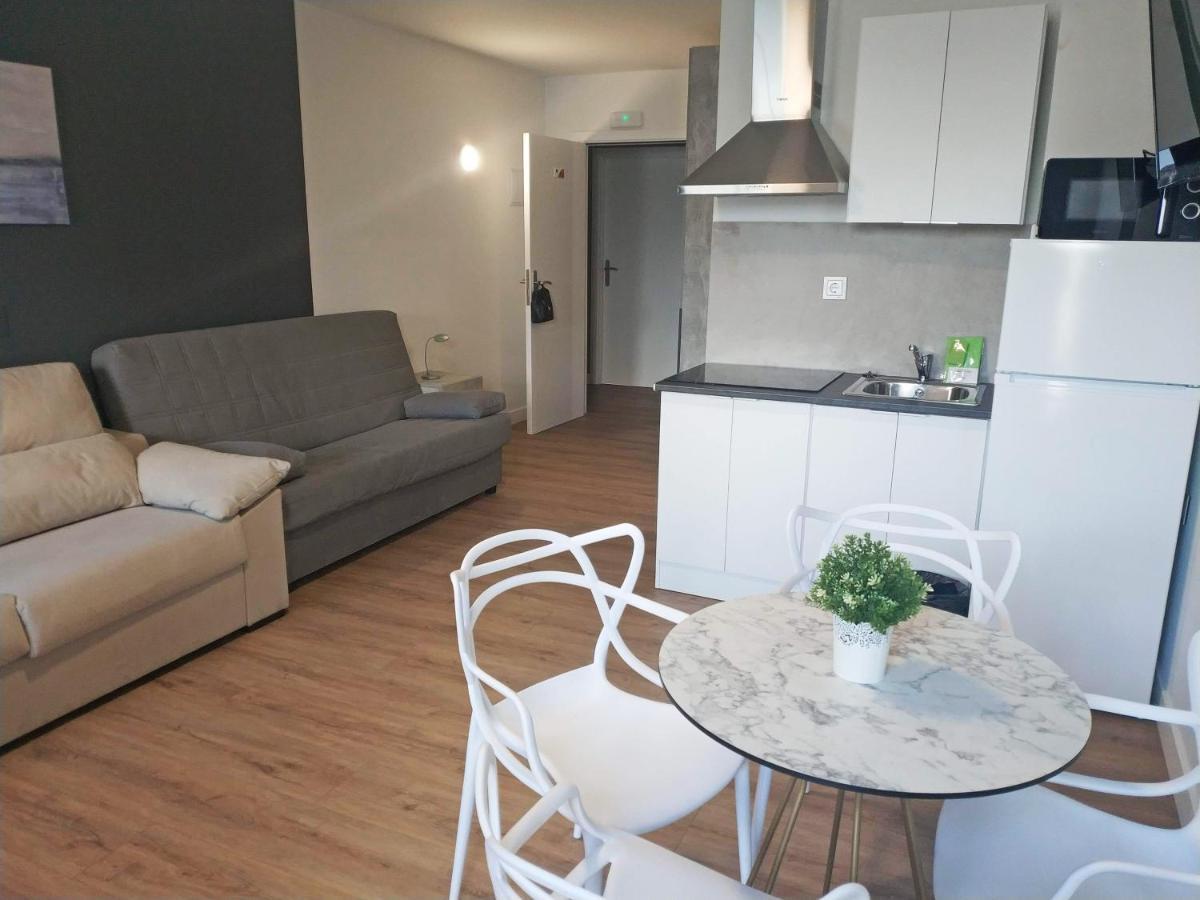 Apartamentos Hi Apartaments Santander 3000 Maliano Ngoại thất bức ảnh